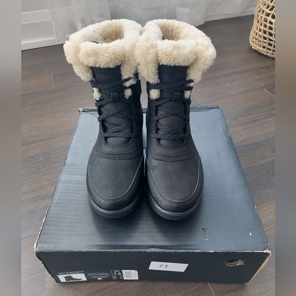 Sorel Shoes - Size 7.5 Sorel Tivoli Winter Boots Runs Small!! Fits Like 6.5-7